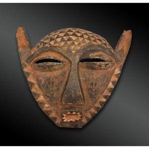 MASQUE ZOOMORPHE appelé Panya Ngombe - Culture Pende, République démocratique du Congo