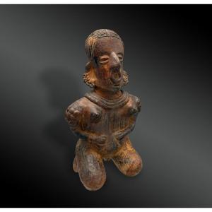 STATUETTE FÉMININE, MATERNITÉ « parturientes » - Culture Nayarit, Mexique occidental