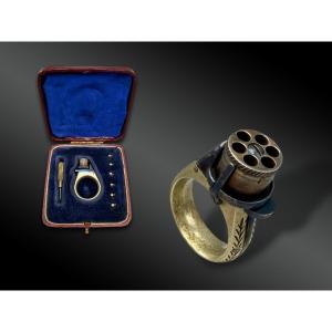 Box Containing A Revolver Ring, Called "femme Fatale" - France - 19th Century
