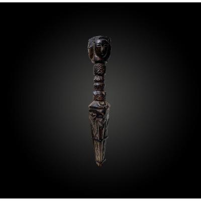 Dague rituelle appelée Phurbu Tibet Fin du XIXème – début du XXème siècle 