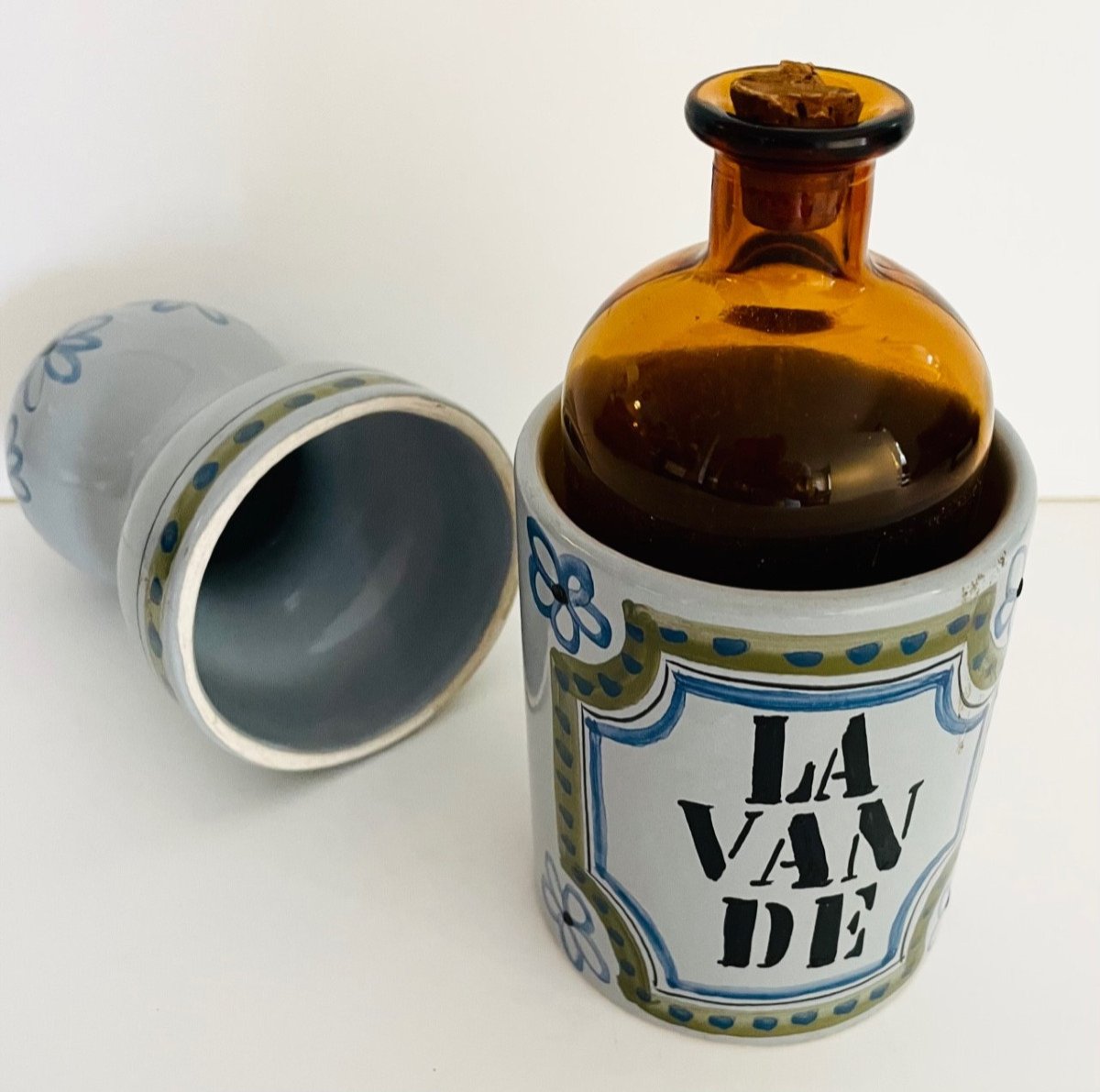 Pot à pharmacie "Lavande" par Roger Capron à Vallauris-photo-4
