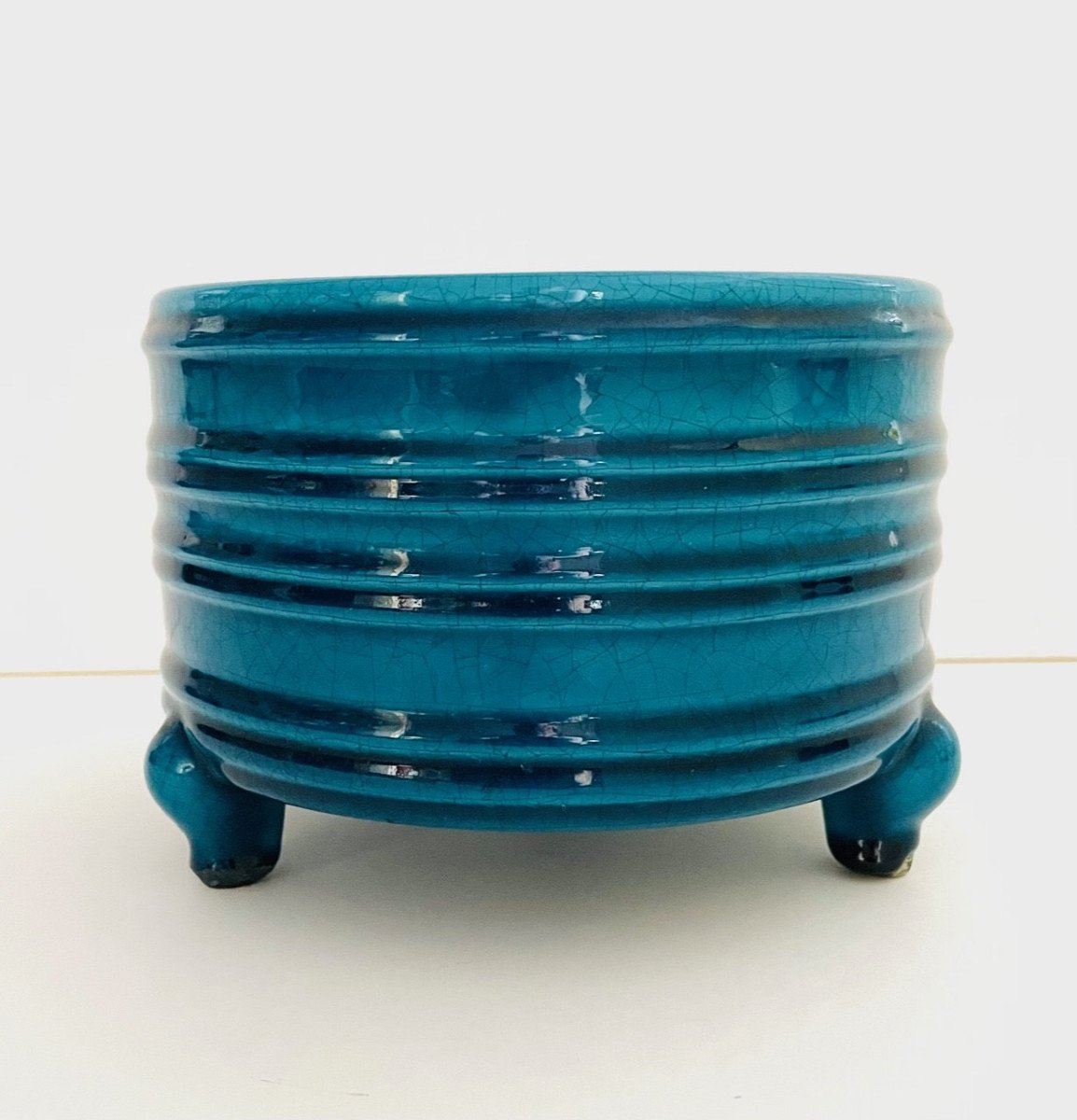 Jardinière tripode en faïence par Pol Chambost