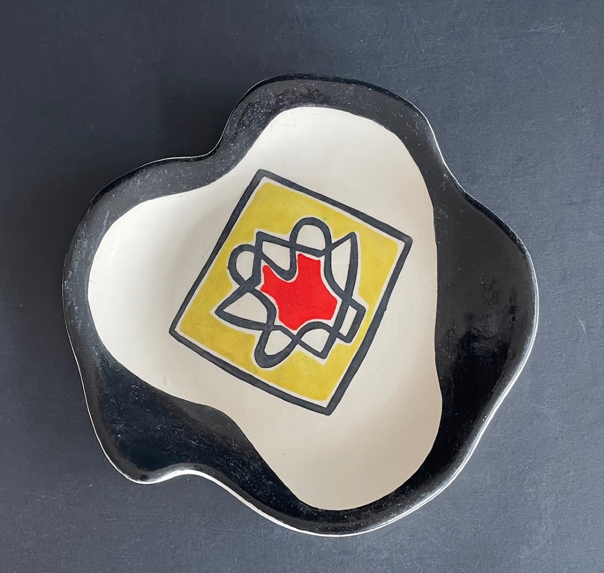 Assiette en faïence Roland Brice et Fernand Léger Biot