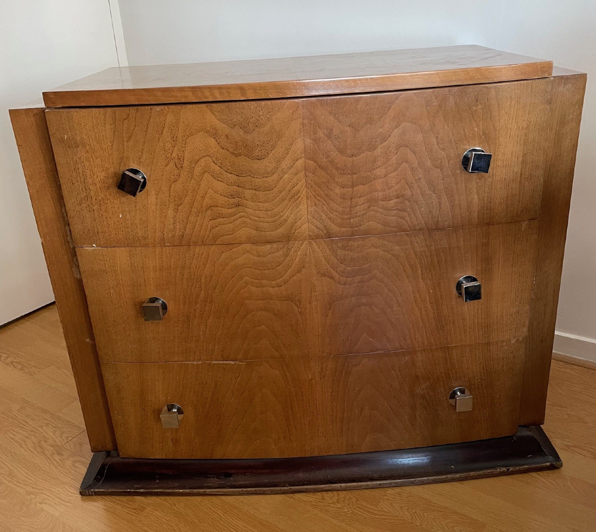 Commode époque Art Déco en noyer