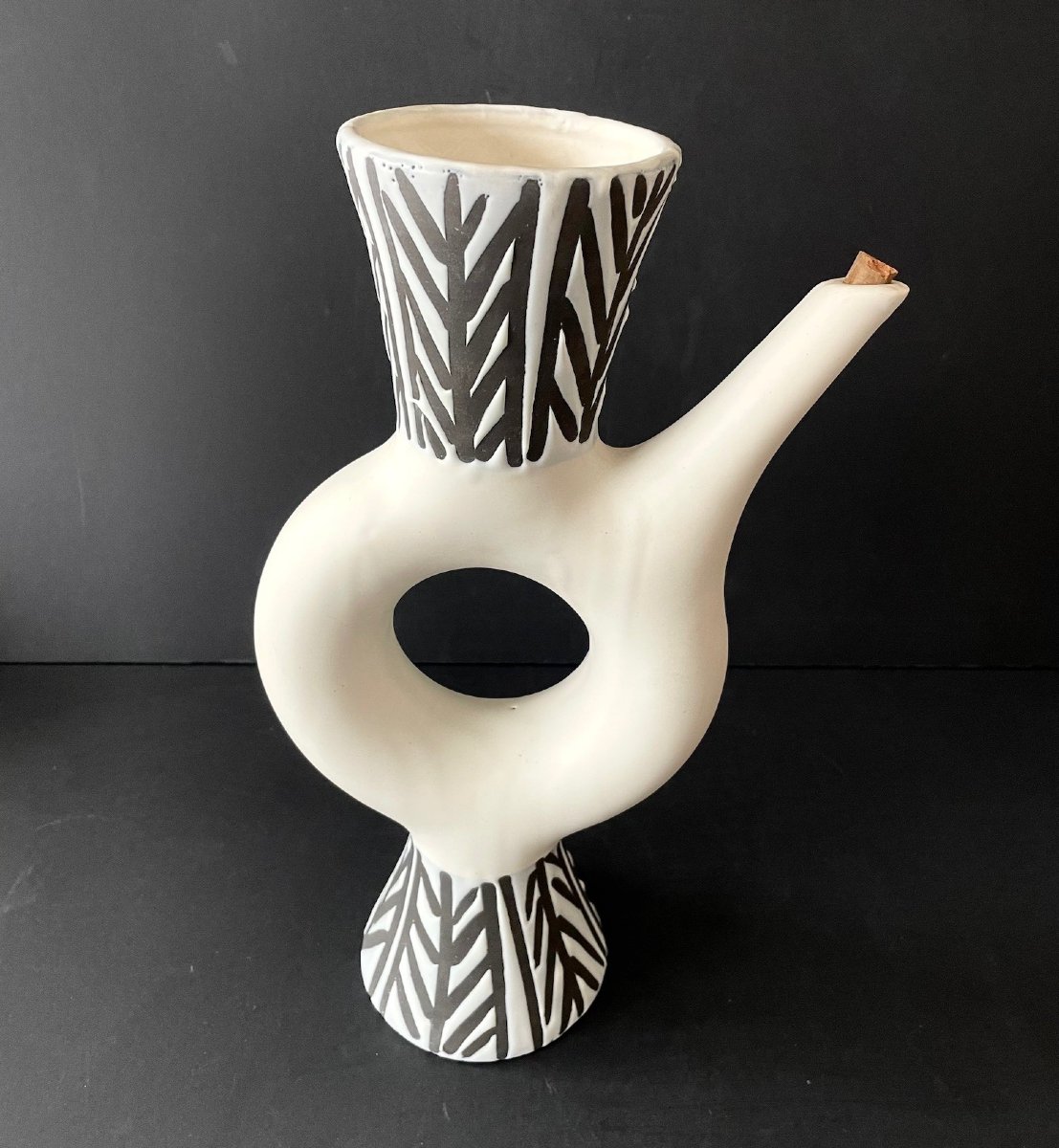 Bouteille "Marc" en faïence par Roger Capron à Vallauris-photo-4