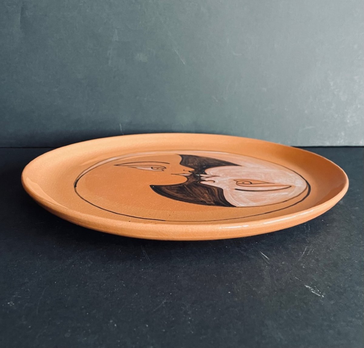 Assiette décorative "Double visage" par Jean Marais à Vallauris-photo-2