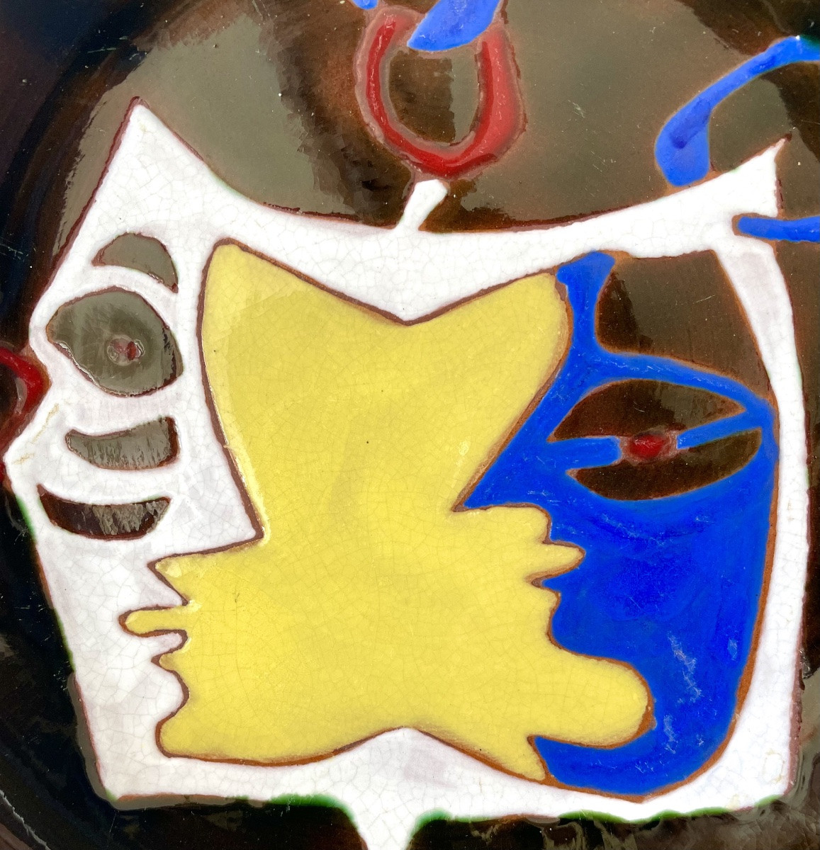 « Double profil », assiette en céramique par Jean Lurçat à Sant Vicens-photo-2