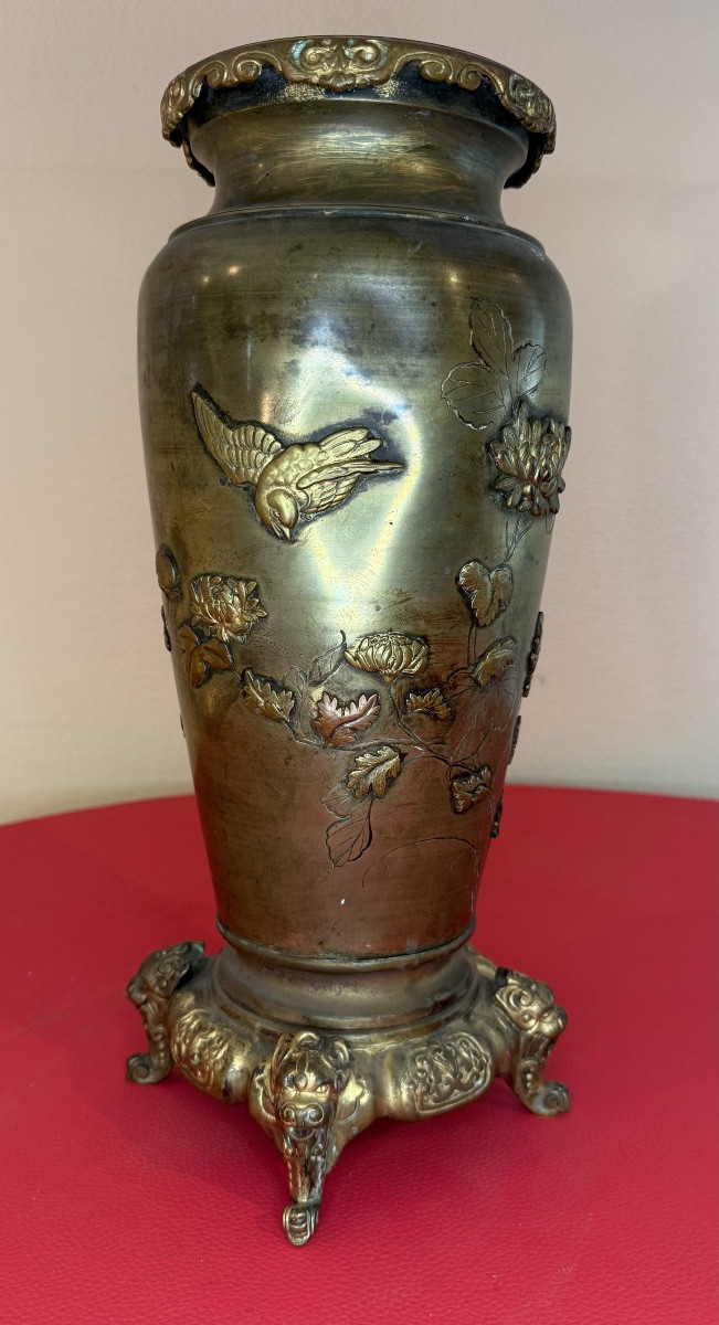 Antique Chiseled Bronze Vase – Floral Motifs-photo-3