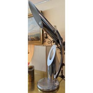 Lampe design en métal chromé – Ligne sculpturale moderniste – XXᵉ siècle