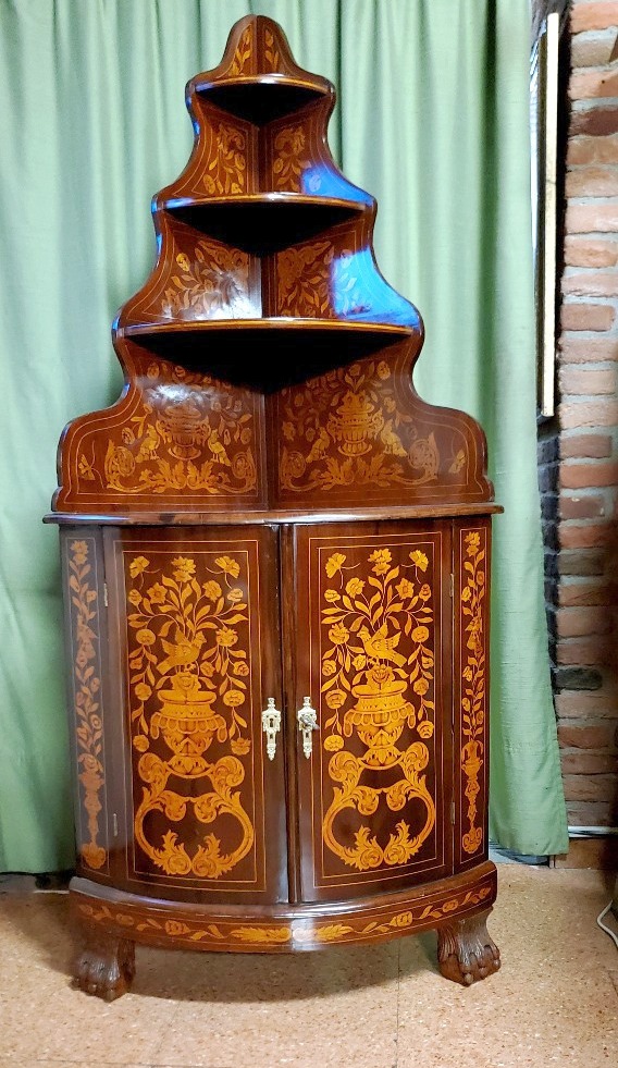 Encoignure Hollandaise Des Années 1700 