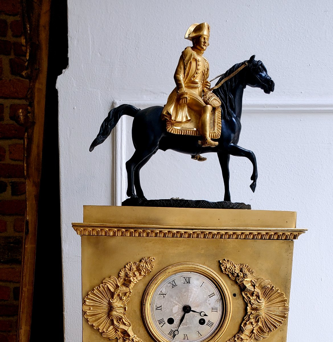 Pendule d'époque Empire Représentant Napoléon à Cheval, l'Horloge Est En Bronze Doré 18 Kt -photo-2