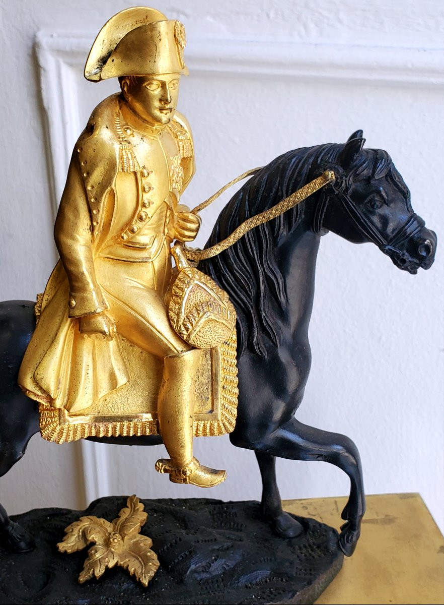 Pendule d'époque Empire Représentant Napoléon à Cheval, l'Horloge Est En Bronze Doré 18 Kt -photo-4