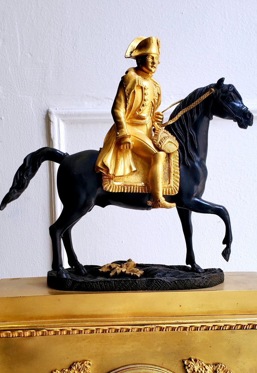 Pendule d'époque Empire Représentant Napoléon à Cheval, l'Horloge Est En Bronze Doré 18 Kt -photo-3