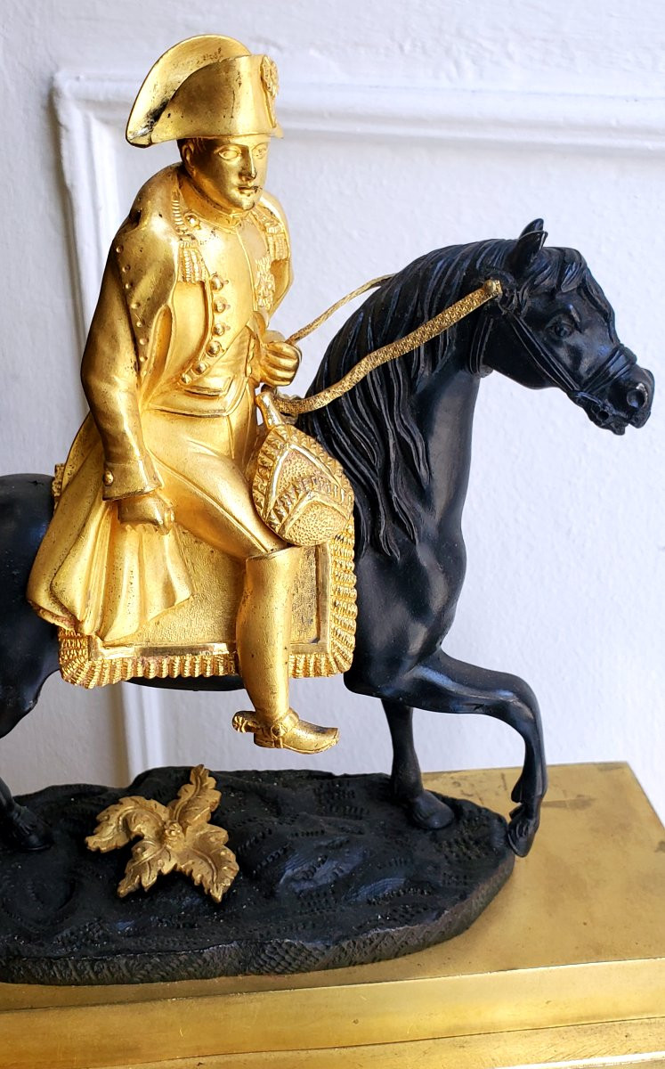 Pendule d'époque Empire Représentant Napoléon à Cheval, l'Horloge Est En Bronze Doré 18 Kt -photo-7
