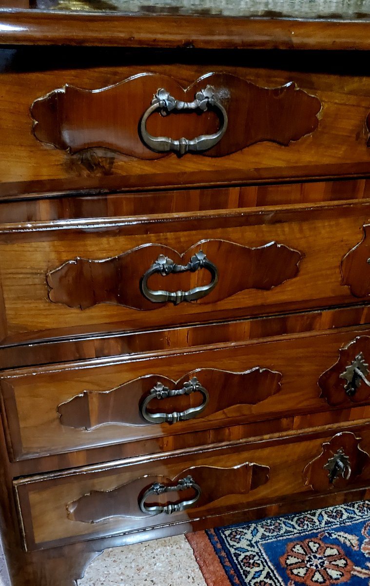 Antique Chest Of Drawers From The 1750s (approximately) In Walnut Wood.-photo-1