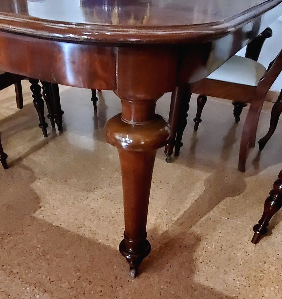 Victorian English Table, In Mahogany Wood. This Table Is Extendable At Will-photo-3