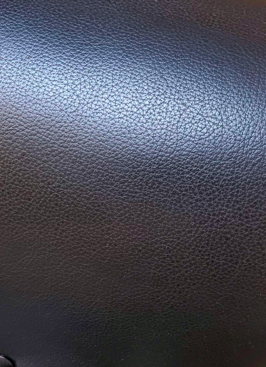 2 fauteuils et 1 pouf, Frau, années 1970, en cuir véritable noir. -photo-4