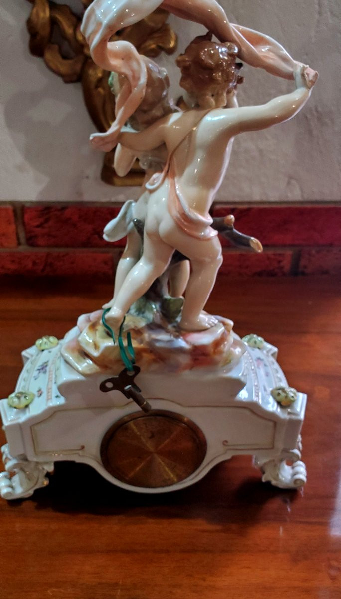 Pendule ancienne en porcelaine, fabrication allemande, seconde moitié du XIXe siècle-photo-4