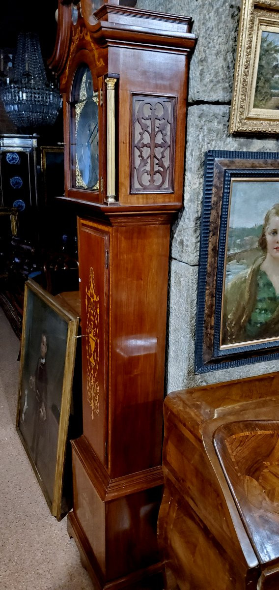Horloge ancienne de fabrication anglaise datant de la seconde moitié du XVIIIe siècle. -photo-4