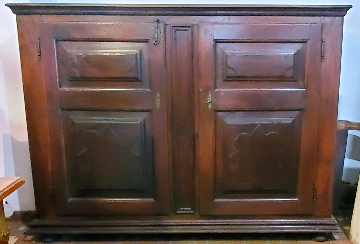 Antique Walnut Sideboard, Late 1700s, Made In Northern Italy.