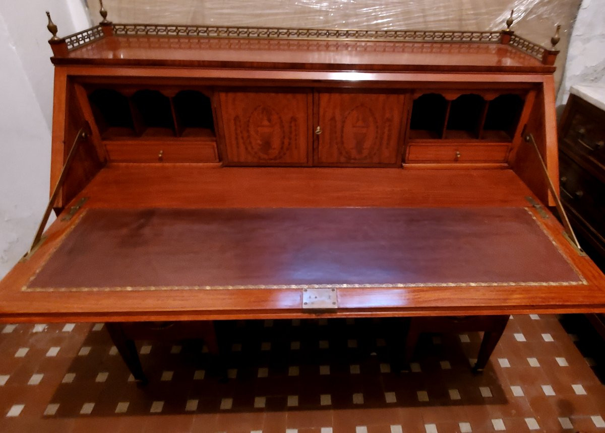 Bureau ancien de fabrication anglaise victorienne en bois satiné -photo-1
