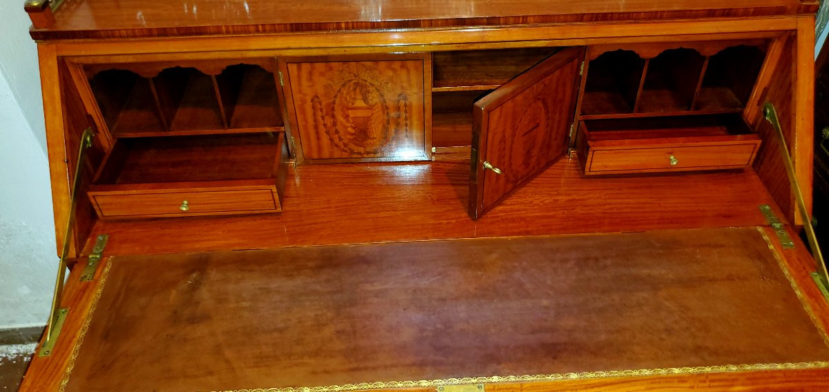 Bureau ancien de fabrication anglaise victorienne en bois satiné -photo-5
