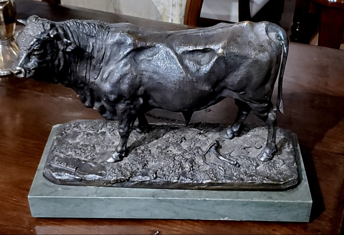 Statue antique en bronze d'un taureau du début des années 1900