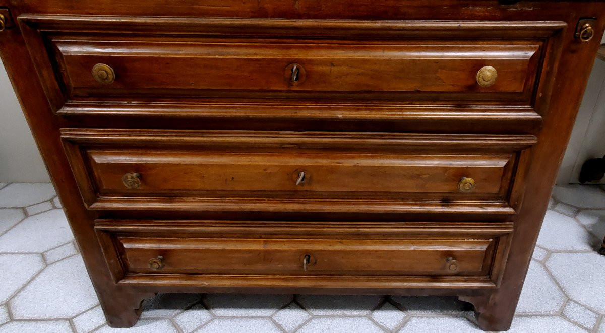 Bureau ancien en peuplier de la seconde moitié du XVIIe siècle-photo-4