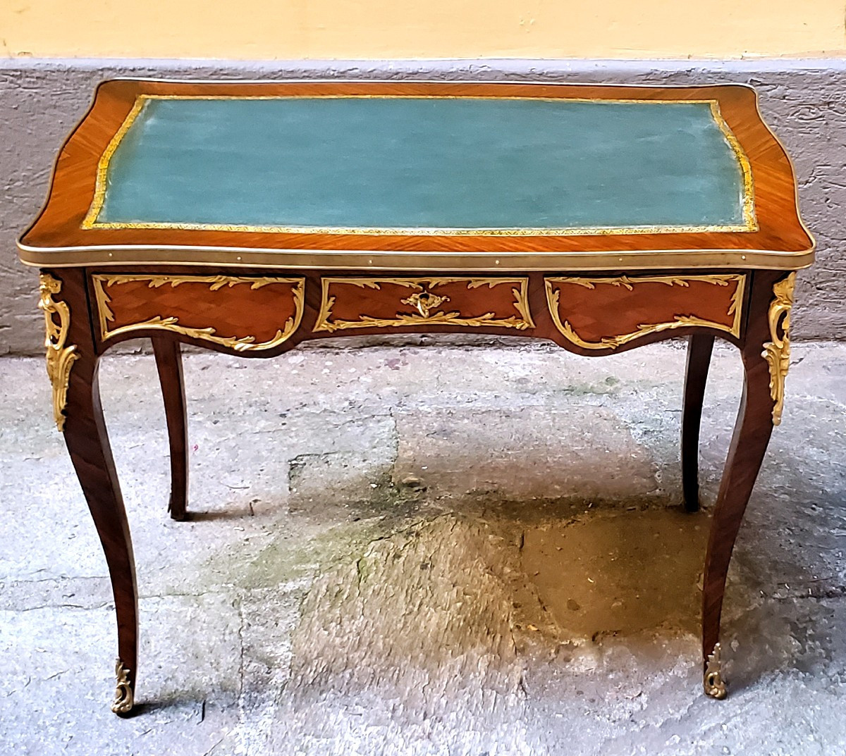 Antique French Napoleon III Desk In Rosewood And Bois De Rose
