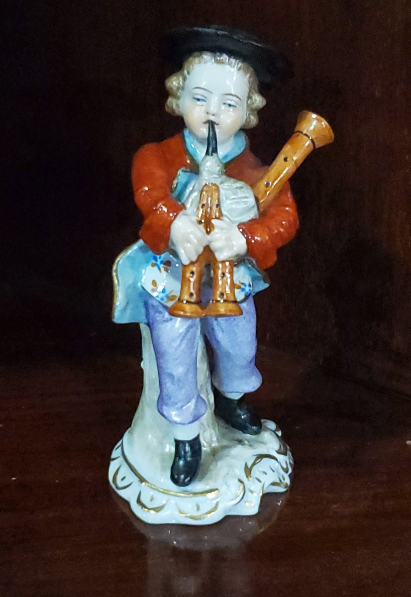 Porcelain Figurine From The Late 19th Century, Made By The German Manufacturer Sitzendorf -photo-2