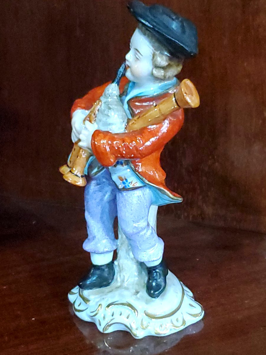Porcelain Figurine From The Late 19th Century, Made By The German Manufacturer Sitzendorf -photo-3