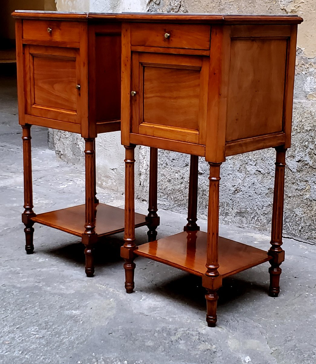 Tables de chevet Napoléon III anciennes en merisier, de fabrication française.  -photo-3