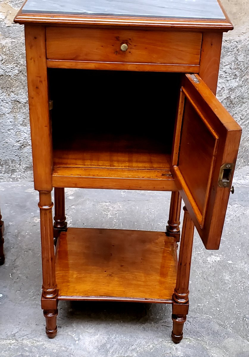 Tables de chevet Napoléon III anciennes en merisier, de fabrication française.  -photo-5