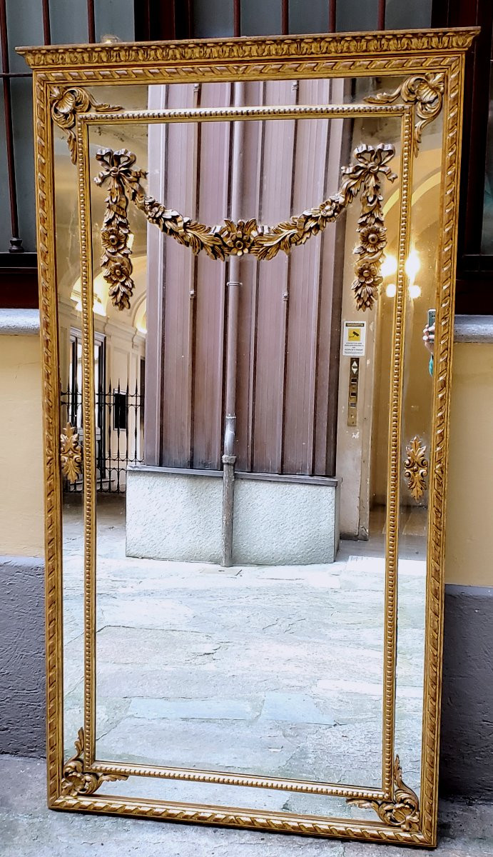 Miroir de style Louis XVI plaqué or 18 carats, sculpté à la main dans du bois-photo-6