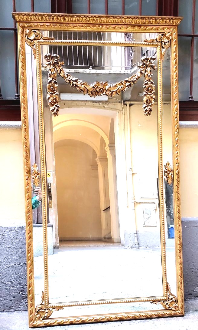 Miroir de style Louis XVI plaqué or 18 carats, sculpté à la main dans du bois-photo-2