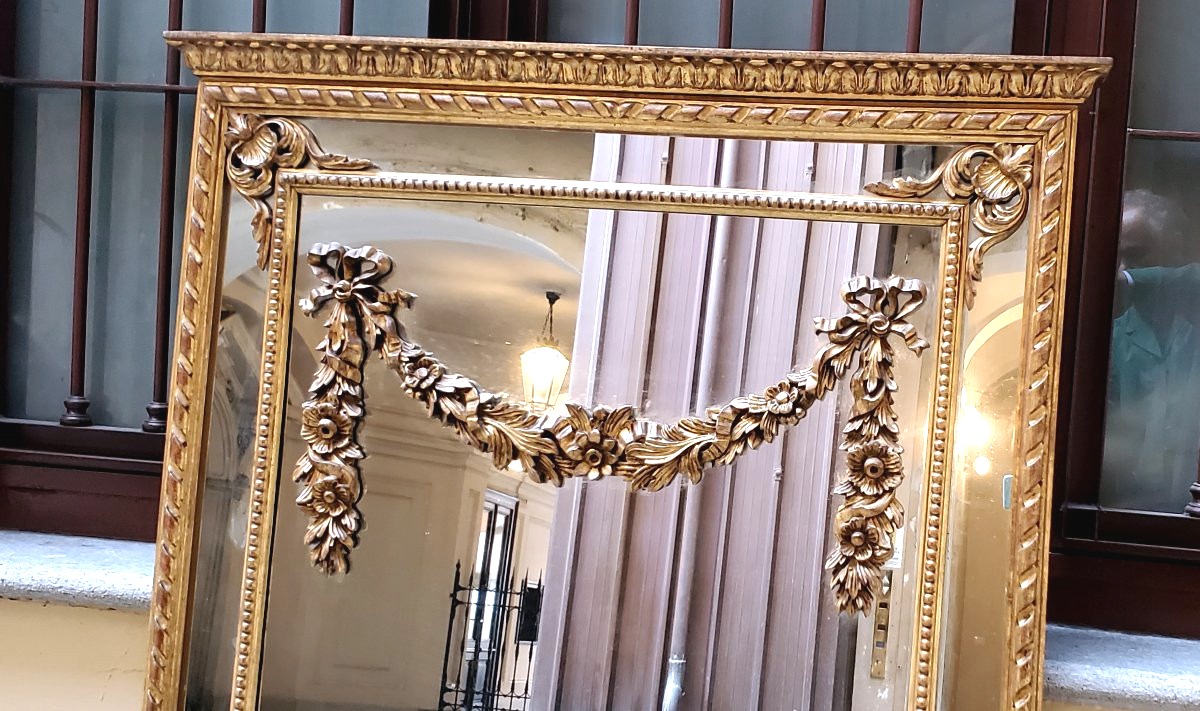 Miroir de style Louis XVI plaqué or 18 carats, sculpté à la main dans du bois-photo-7