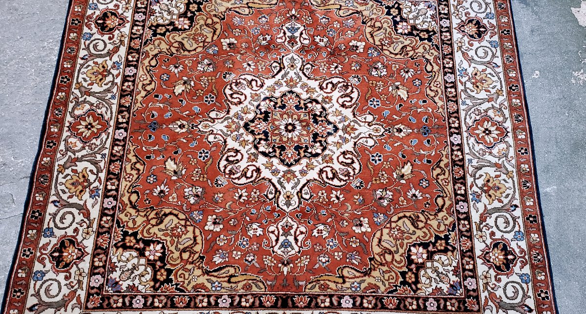 Hand-knotted Persian Kashan Rug, 205 X 195 Cm. -photo-3