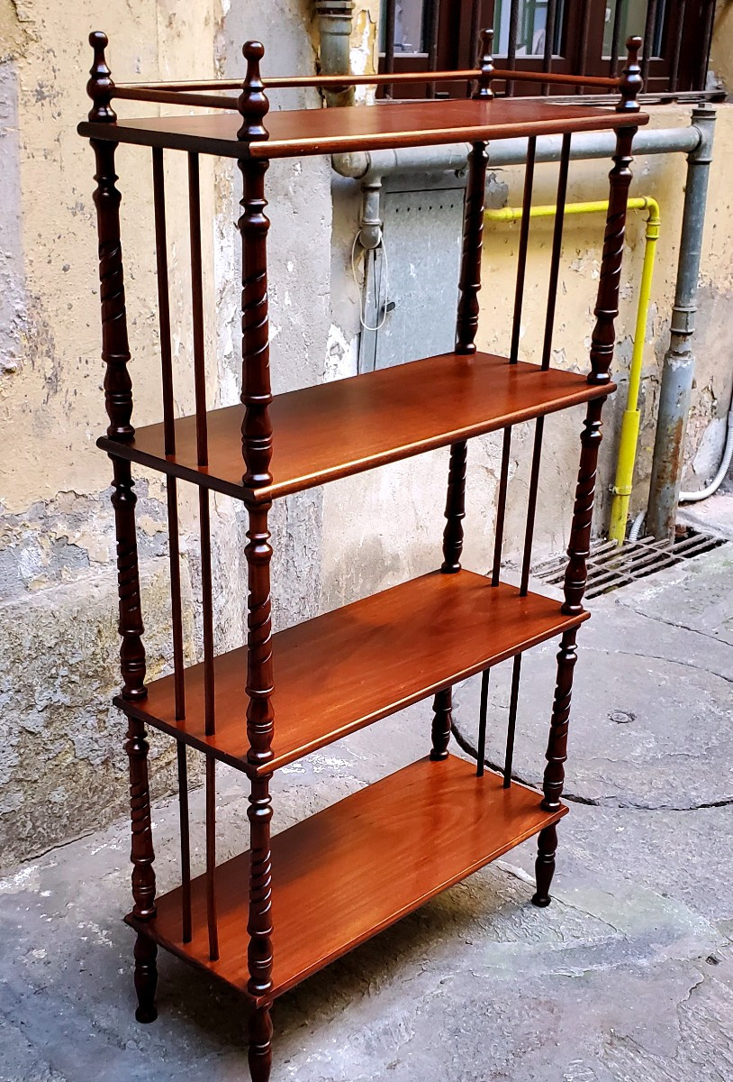 Moeble  étagère robuste en noyer