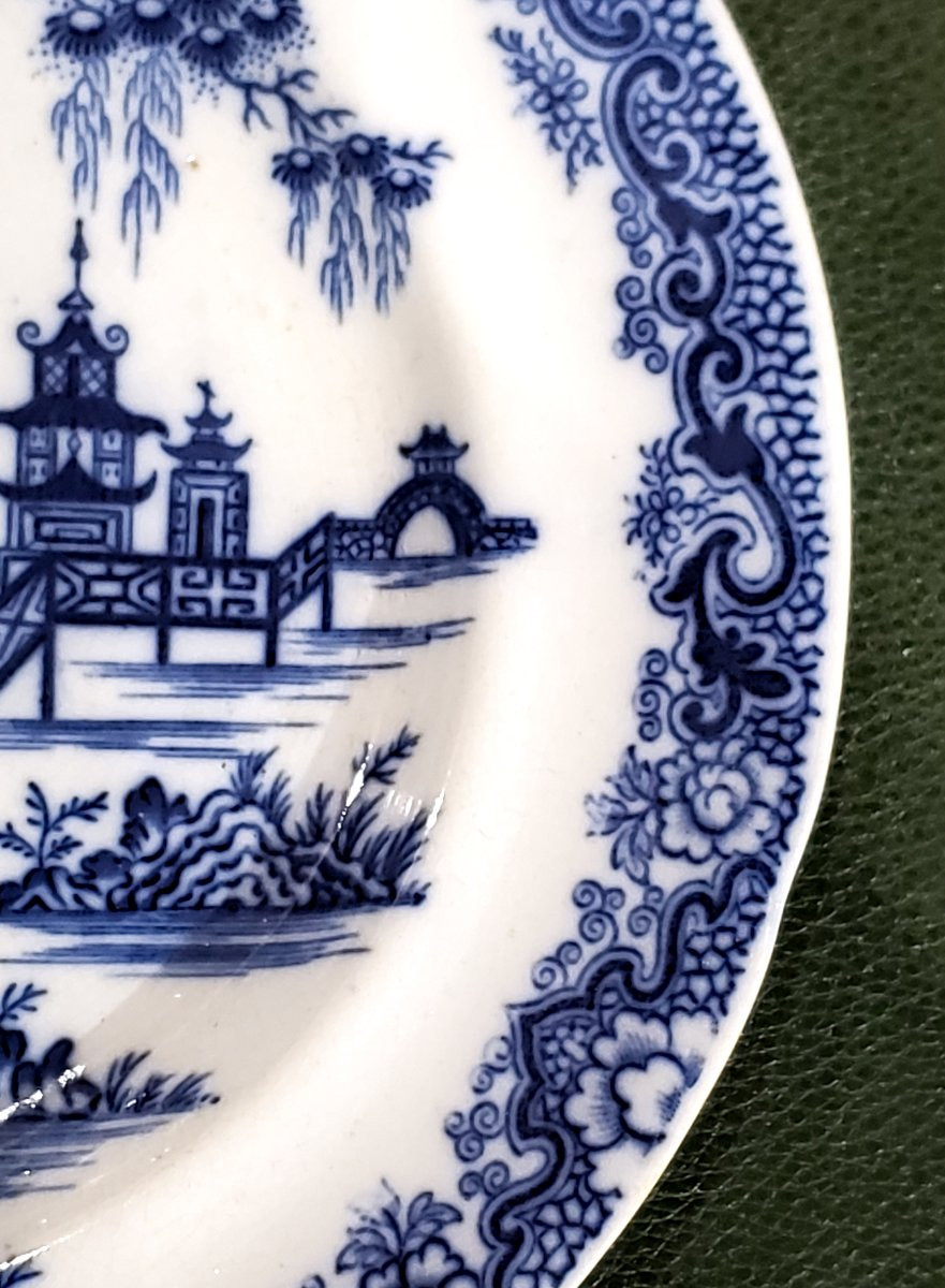 Seven Antique English Porcelain Plates And A Centerpiece, Bearing The Wampoa -photo-8