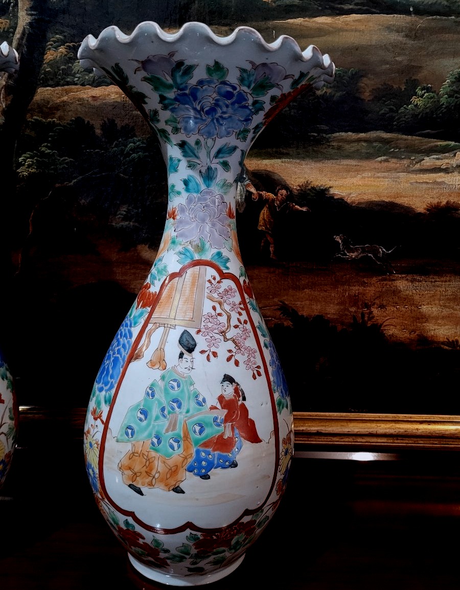 Pair Of Polychrome Porcelain Vases, Japan, 19th Century -photo-2