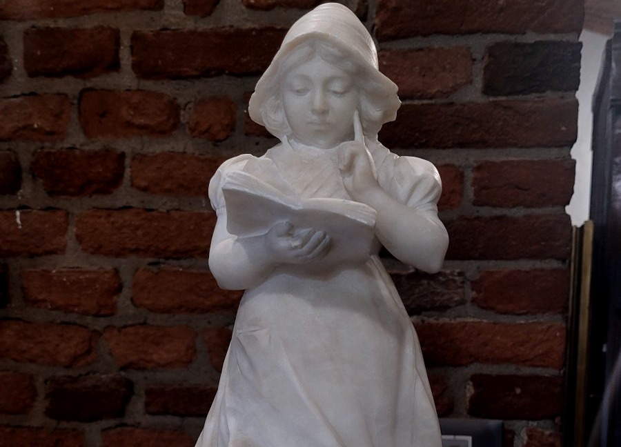 Girl With A Book – Marble Sculpture By F. Vichi, Florence-photo-4