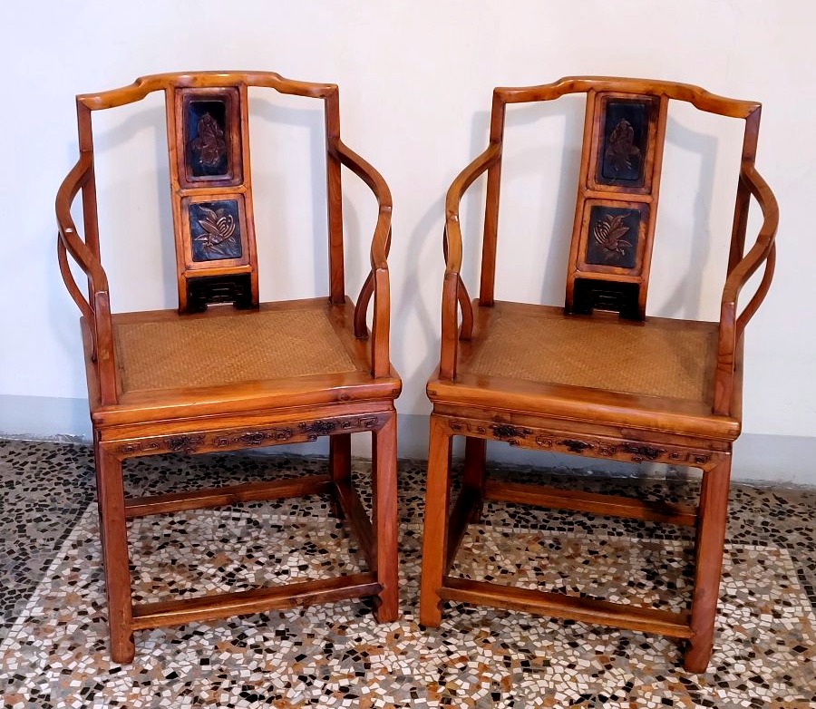 Paire de petits fauteuils chinois en bois – époque Qing, 1797-1820