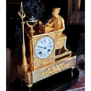 Pendule en bronze doré 18 kt, époque Charles X, fabrication française