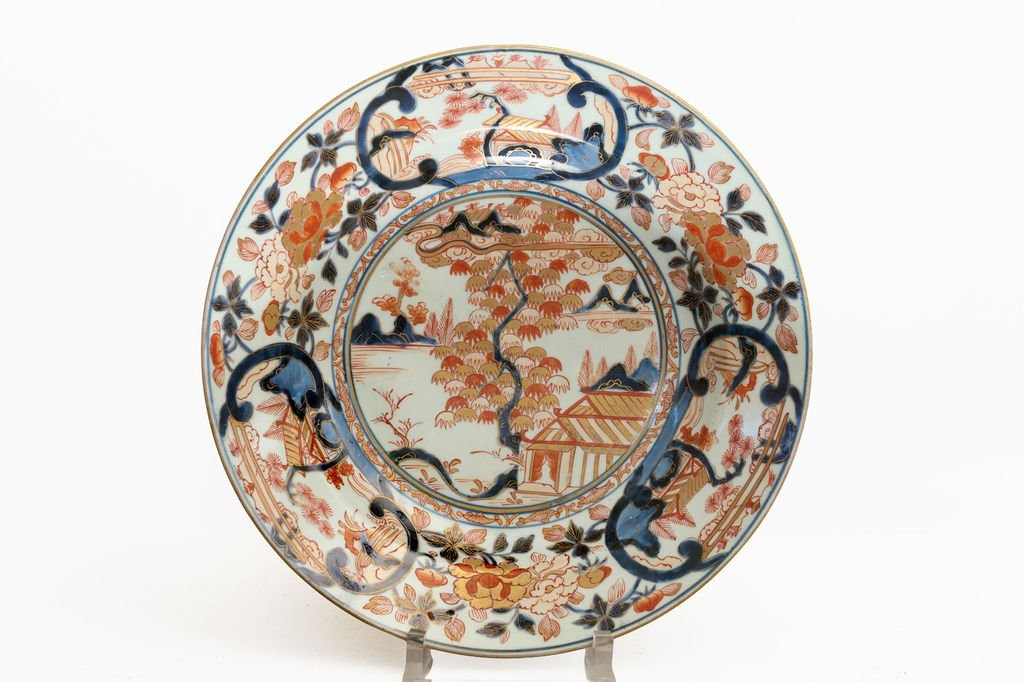 Assiette en porcelaine à décor Imari-photo-2