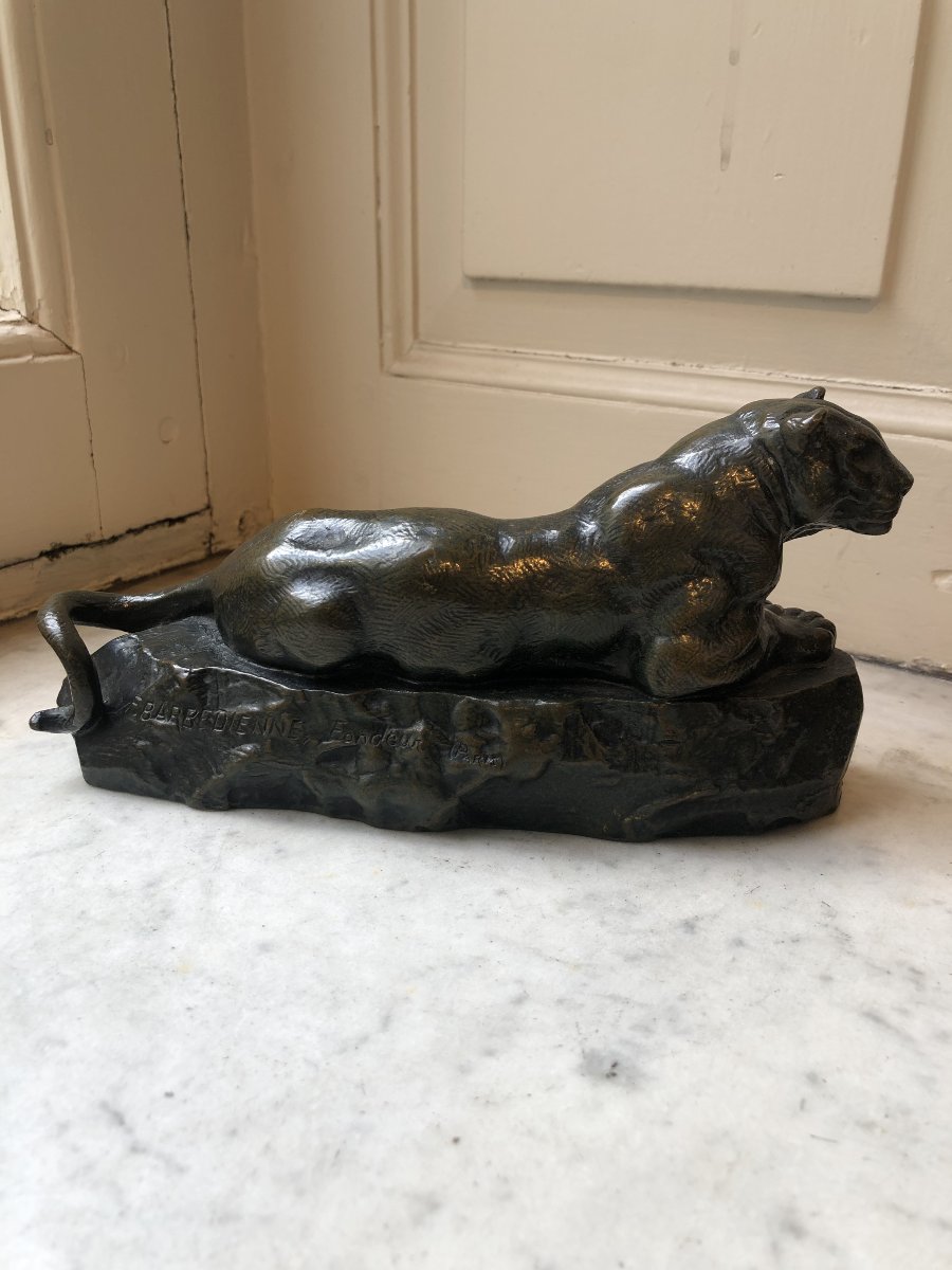 Bronze animalier d'Antoine-Louis Barye, lionne au repos-photo-5