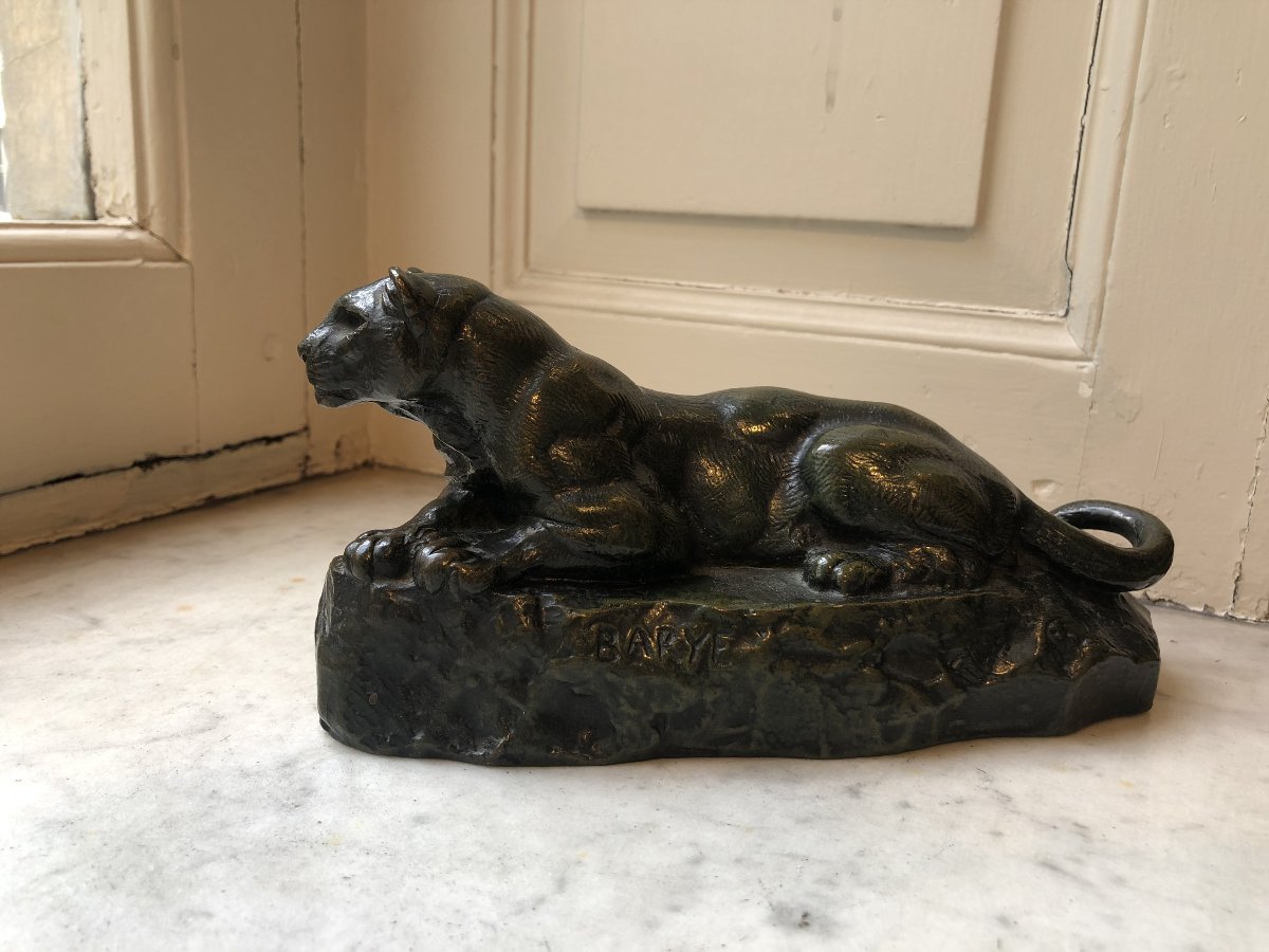 Bronze animalier d'Antoine-Louis Barye, lionne au repos