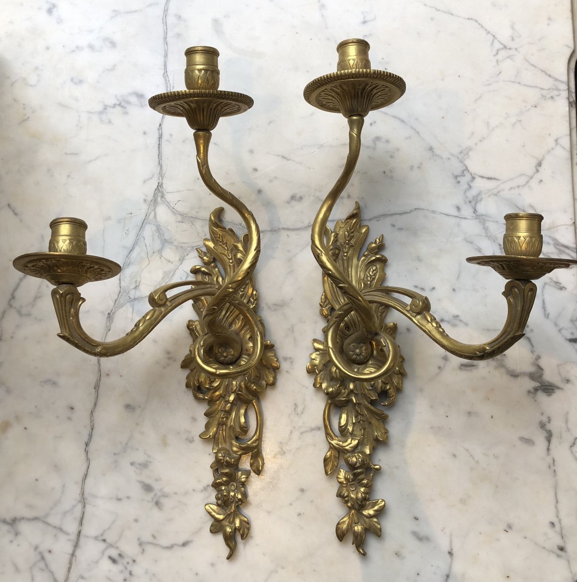 Paire d'appliques d'époque Régence en bronze 18e