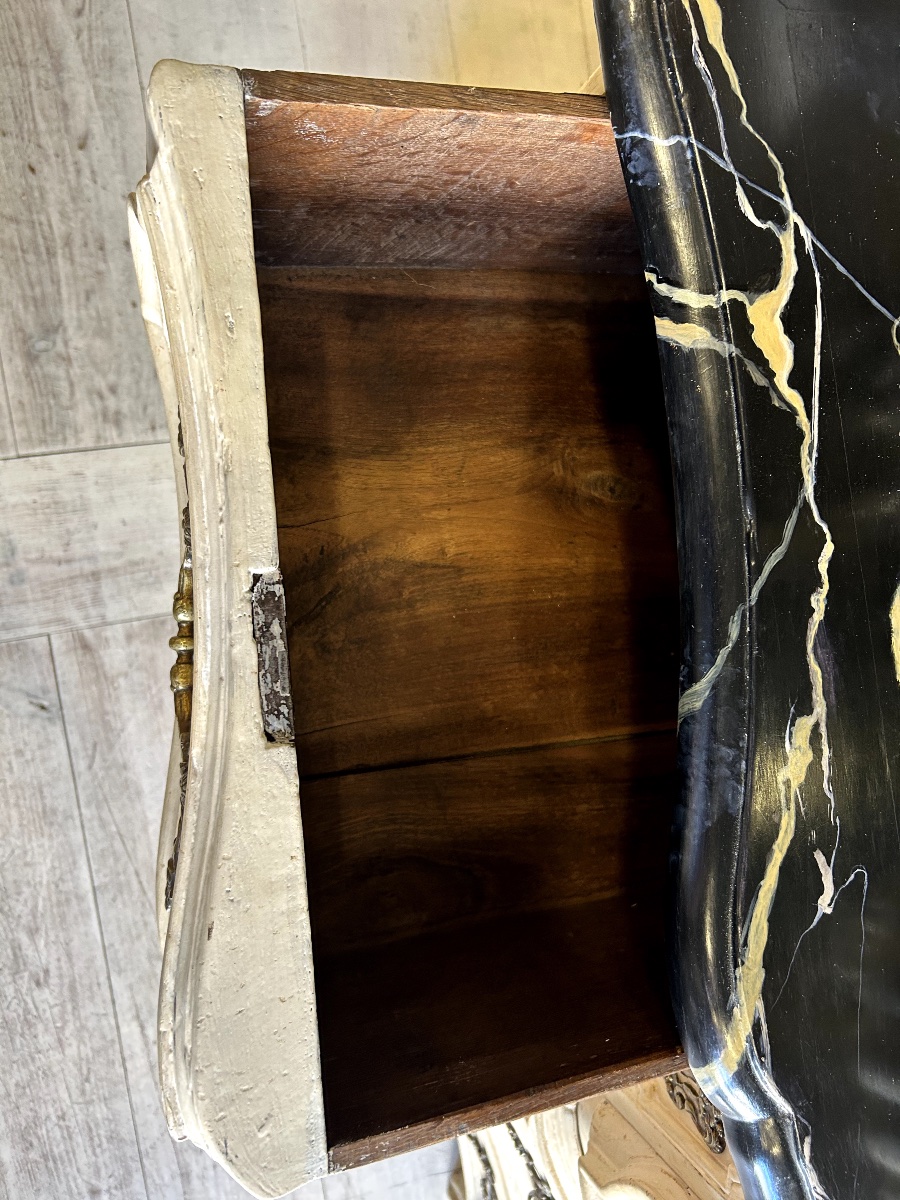 18th Century Crossbow-shaped Chest Of Drawers In Painted Wood.-photo-1