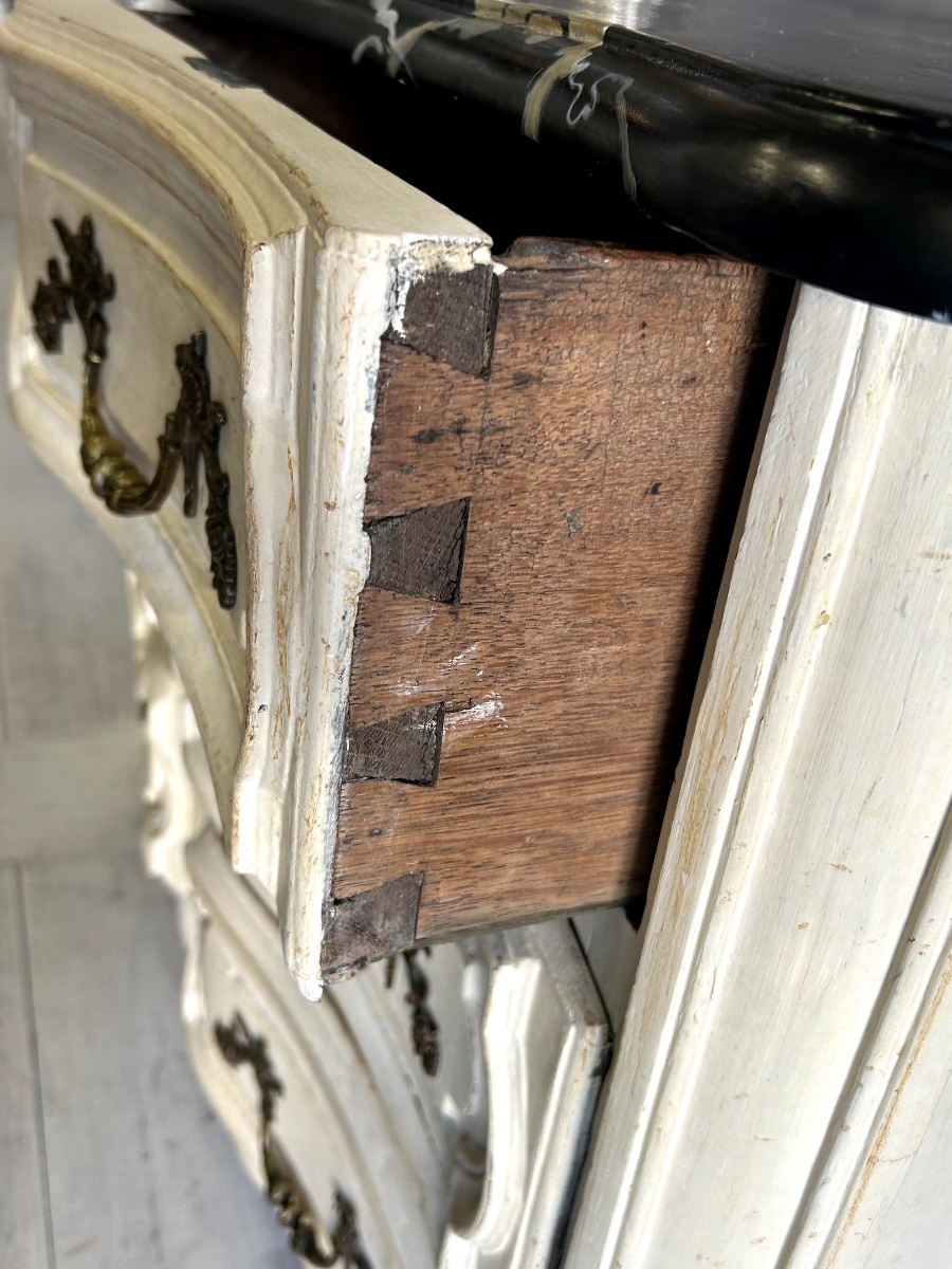 18th Century Crossbow-shaped Chest Of Drawers In Painted Wood.-photo-2