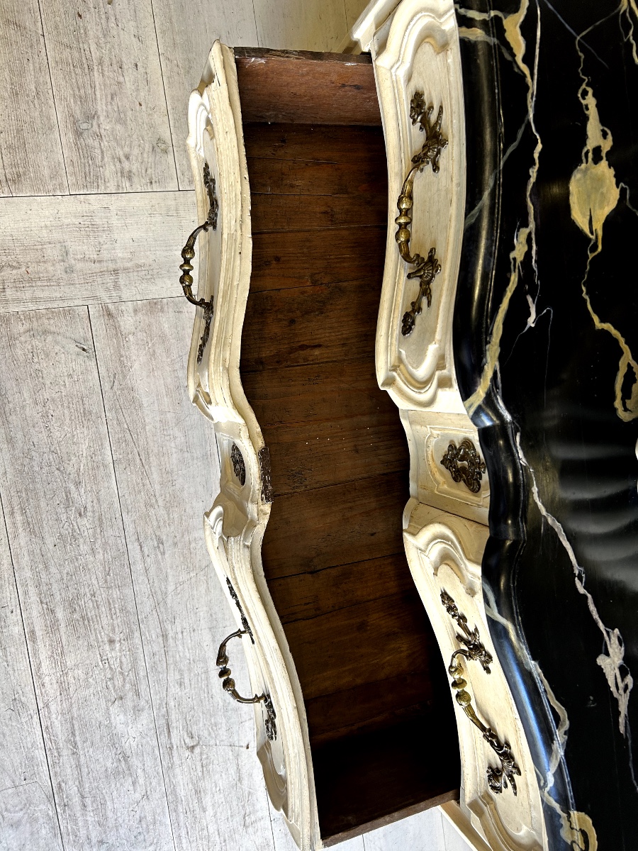 18th Century Crossbow-shaped Chest Of Drawers In Painted Wood.-photo-4